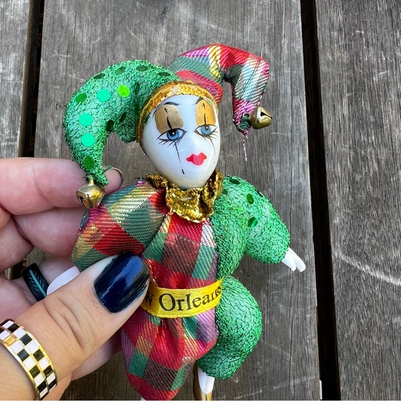 Vintage 90s New Orleans Mardi Gras Porcelain Jester Refrigerator Magnet - Picture 2 of 5